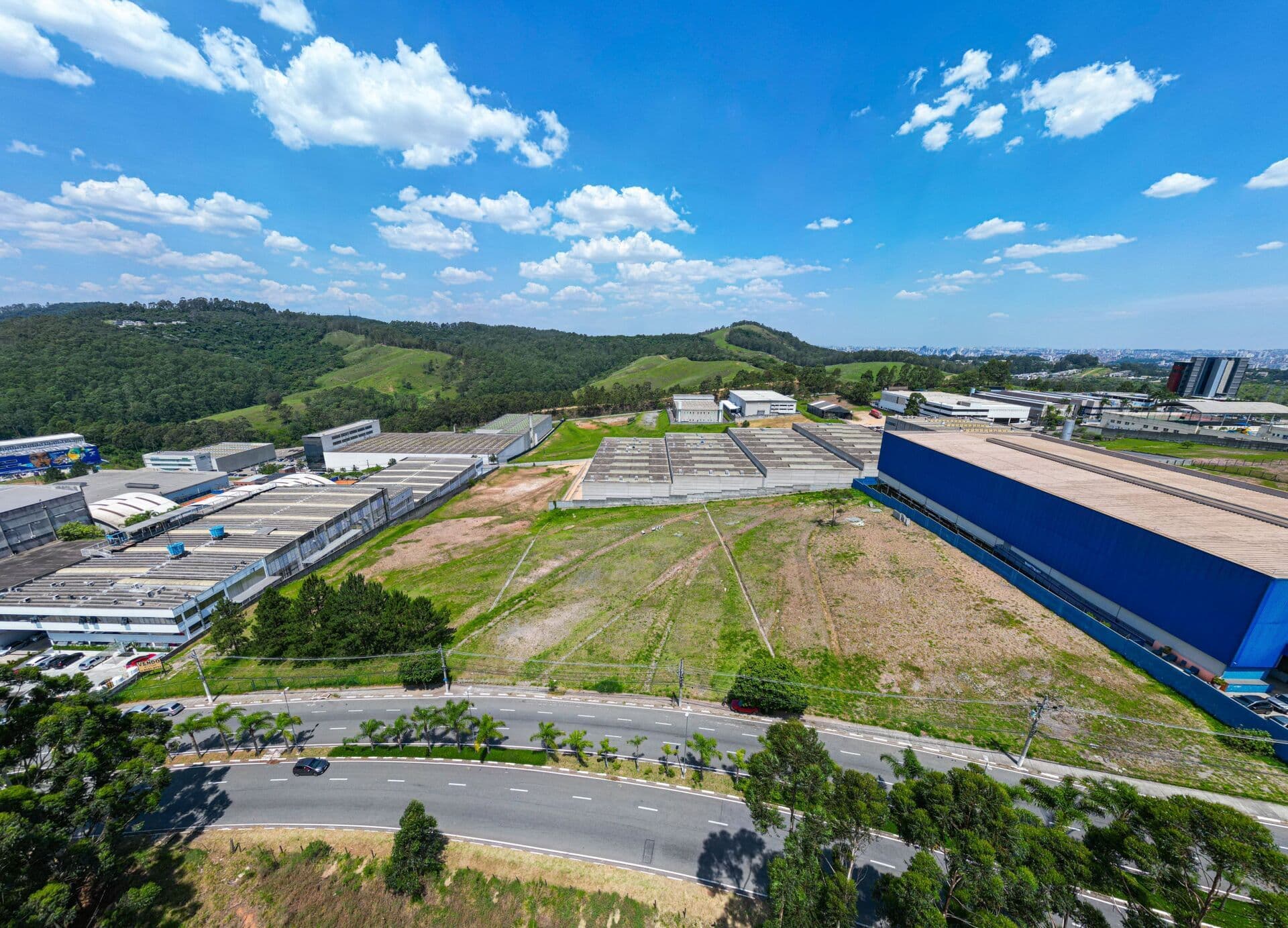 Área comercial/industrial à venda em Santana de Parnaíba, Tamboré - 5.135m²