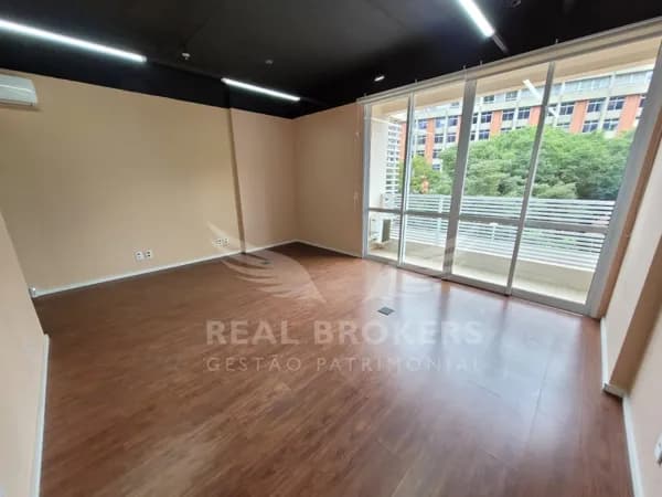Sala comercial para locação com 100m² em Alphaville