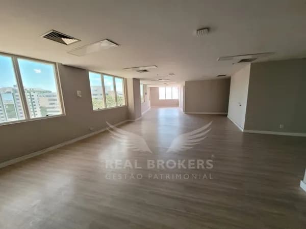 Sala para locação com 212m² de área útil em Alphaville