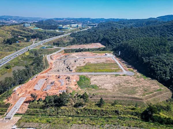 Terreno em Loteamento em frente ao Km 34 da Rod. Castello Branco
