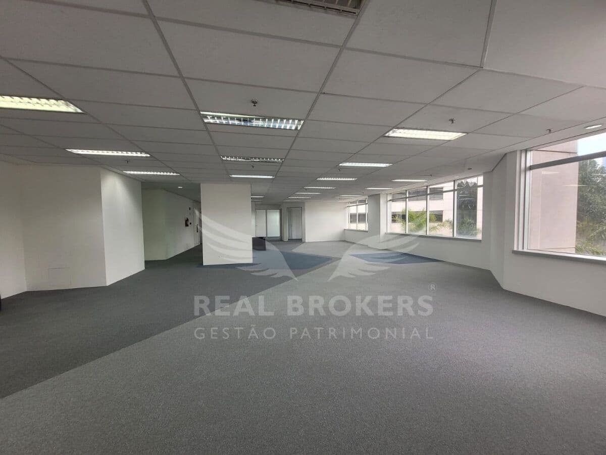 Sala Comercial para Locação com 339m² de Área Útil e Copa em Alphaville