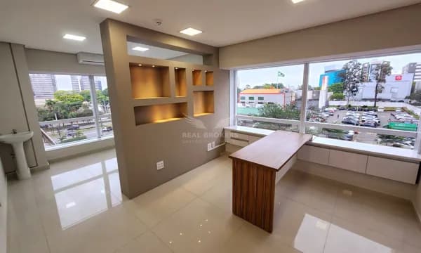 Sala Comercial com 250m2 para clínica / área médica à venda em Alphaville