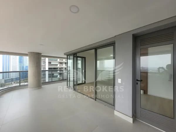 Apartamento à venda com 175m² de área útil | 3 Suítes I Closet | Depósito | Varanda Ampla com churrasqueira a carvão em Alphaville