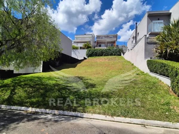 Terreno à venda em condomínio fechado com 373m² em Alphaville – Santana de Parnaíba