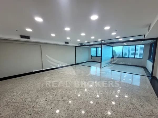Sala Comercial para Venda – Pronta para Uso com 78m² em Alphaville