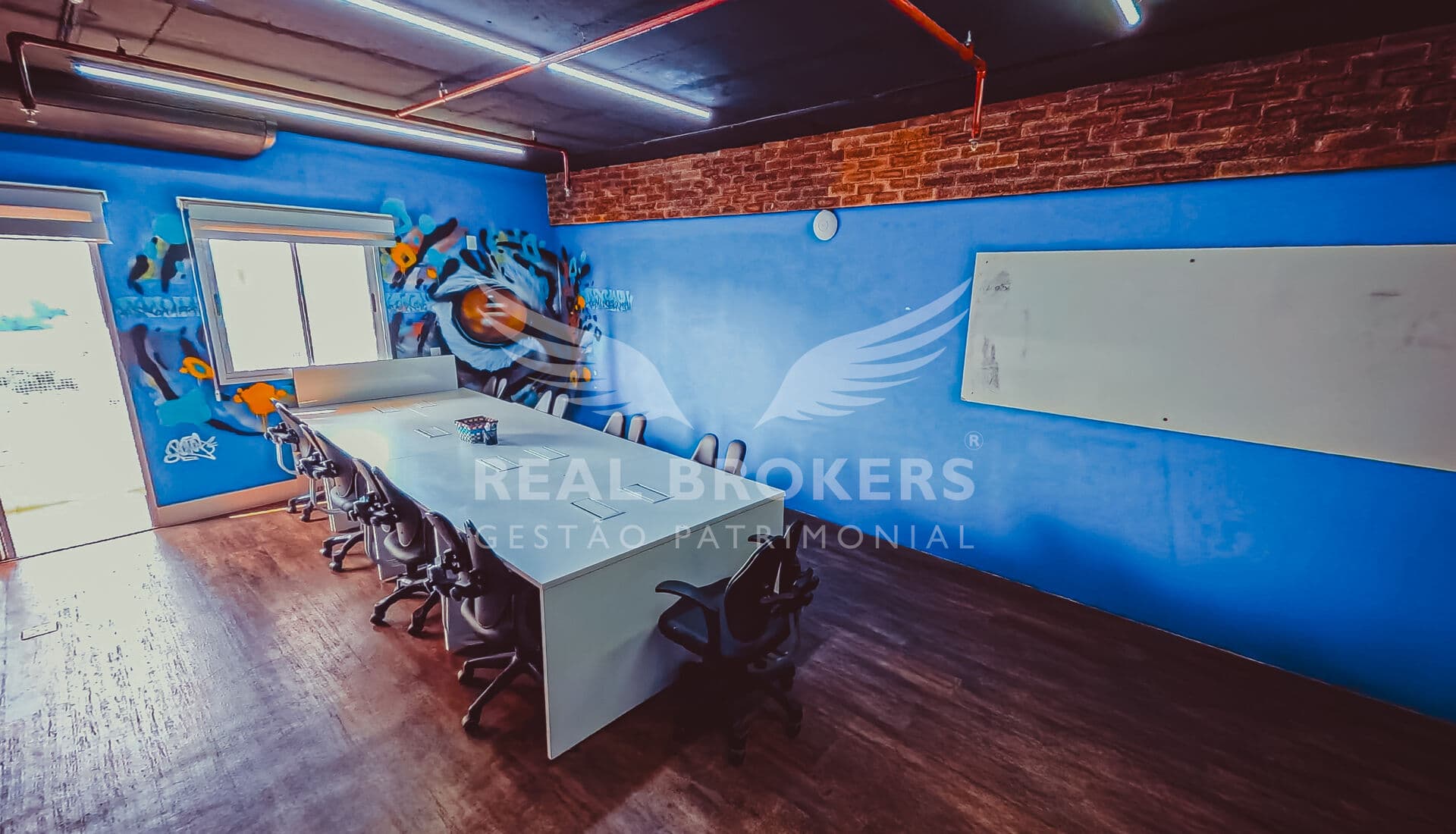Sala comercial mobiliada para locação no Real Parque