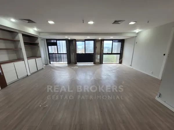 Sala comercial para locação com 120m² em Alphaville