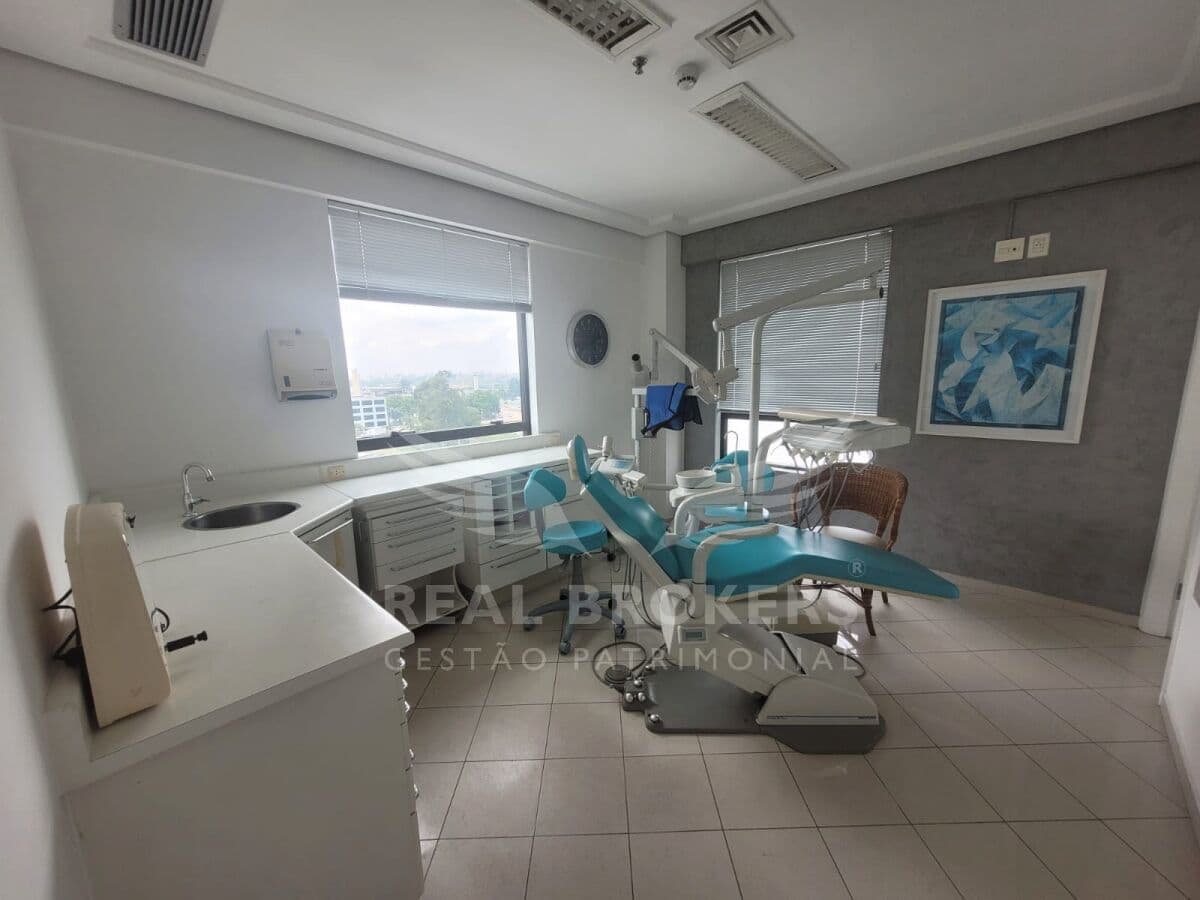 Sala comercial para locação com 46m² de área útil Ideal para consultório odontológico em Alphaville