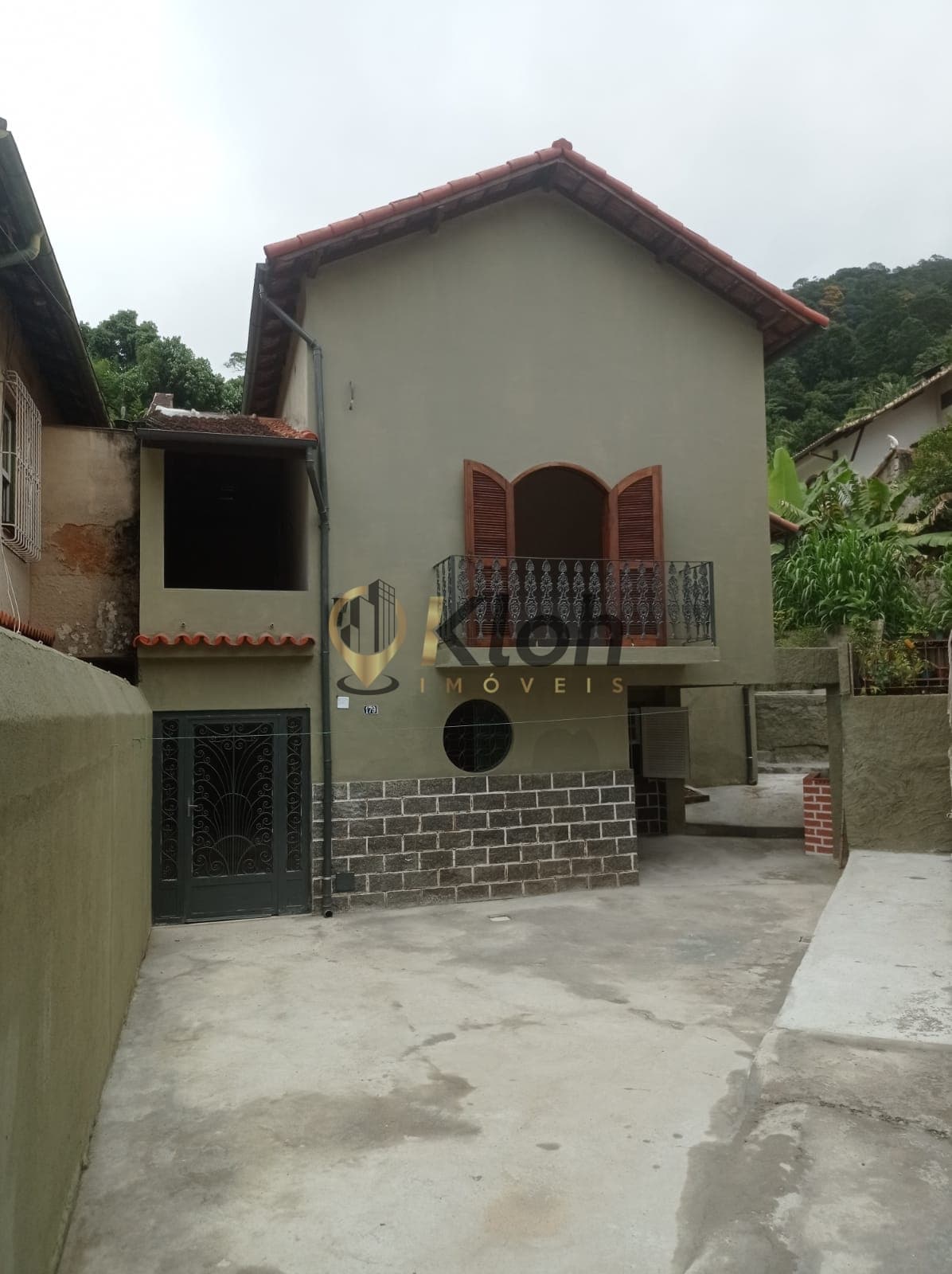 Quisama. Casa 3 quartos sem garagem