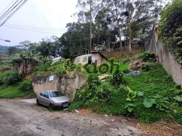 Terreno com 540 m2 , beira de rua na Mosela!