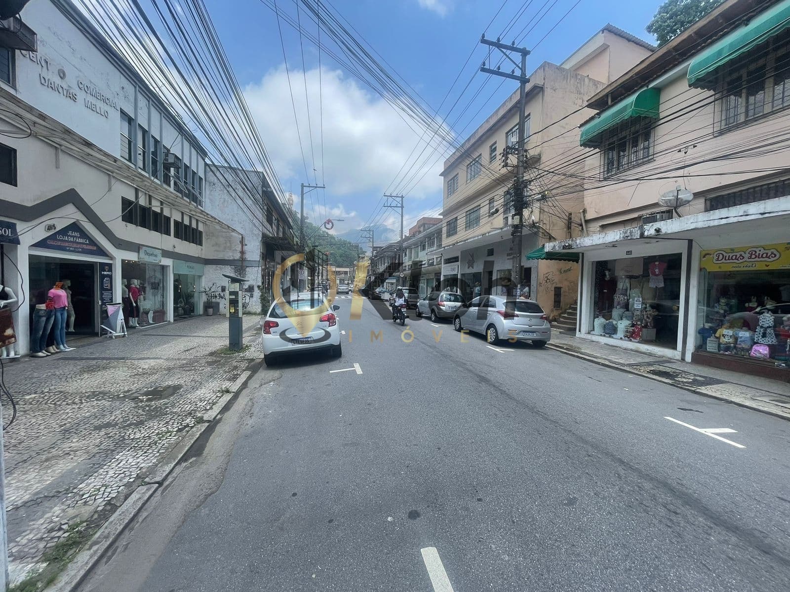 Loja com 19 m2 na Rua Teresa, beira de rua, excelente localização!