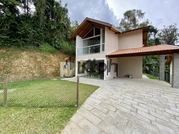 Casa em Petrópolis - Carangola