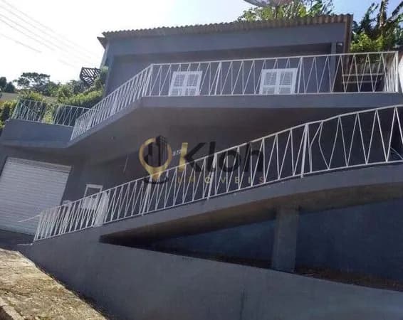 Casa de 2 Qts próximo a Faculdade de Medicina!