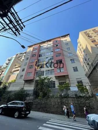 Cobertura Duplex de 2 quartos no Centro de Petrópolis!