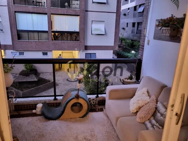 Vendo Lindo Apto de 3 quartos sendo 1 suíte no Centro, perto da praça da liberdade.