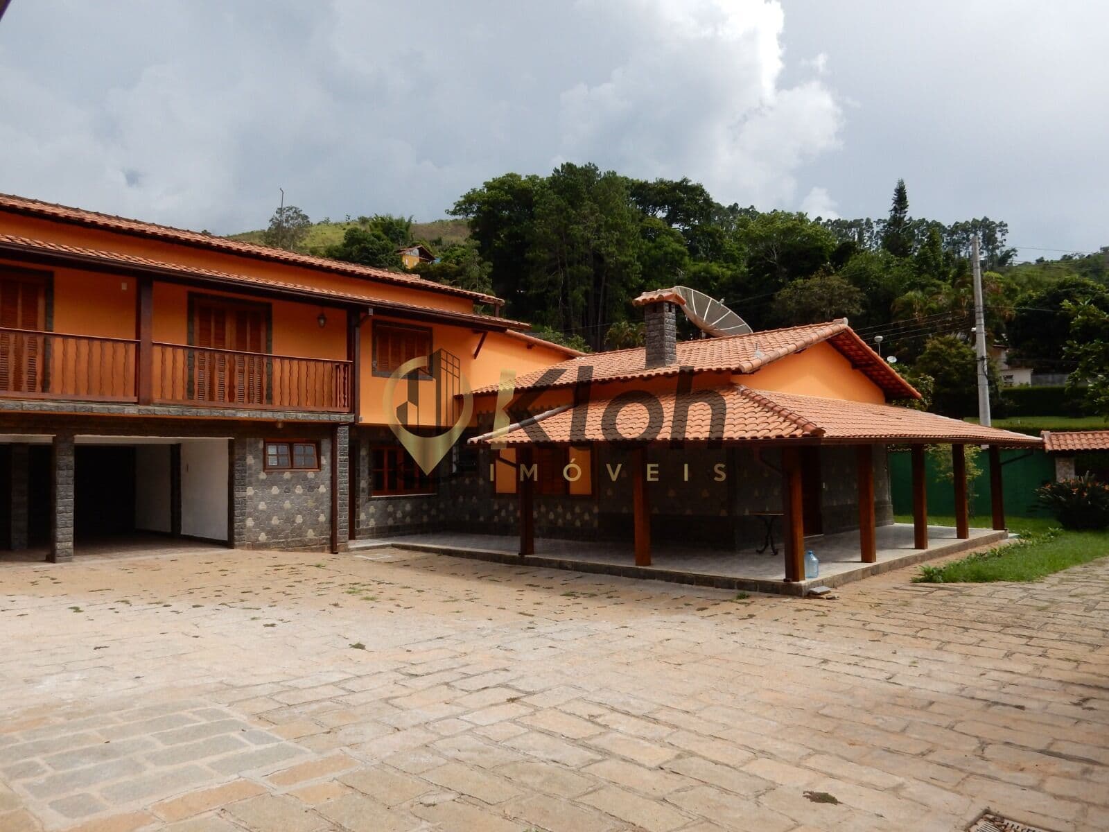 Itaipava - Jardim Americano - Linda Casa de Alto Padrao com Casa Master independente