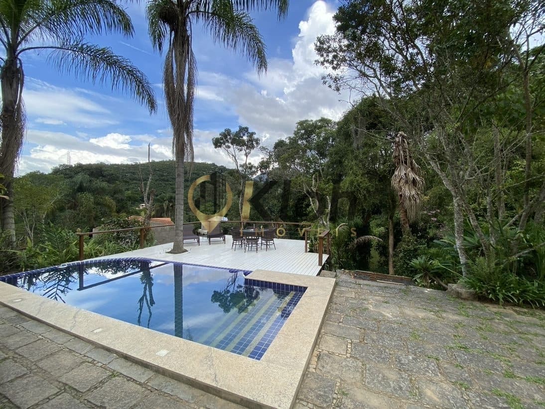 Casa em Petrópolis - Carangola