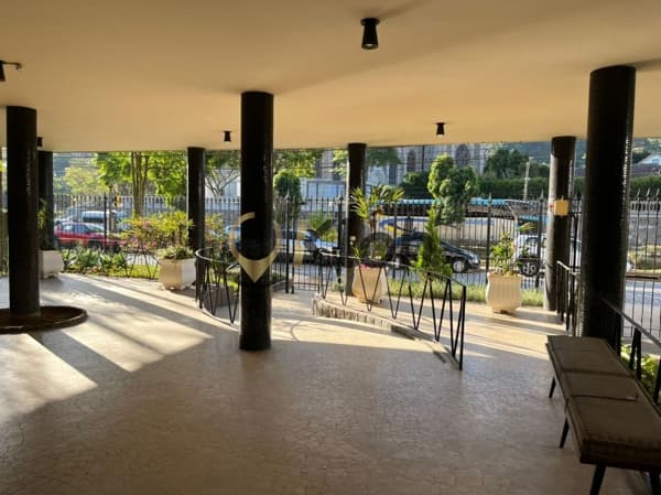 Excelente Apartamento de 2 Quartos (1 suite com closet) no centro de Petrópolis!