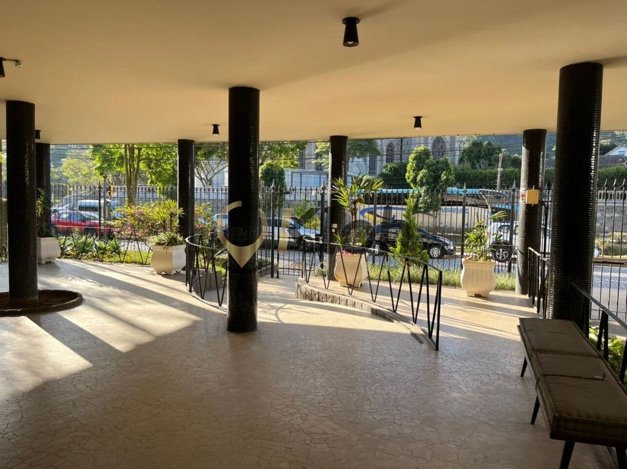 Excelente Apartamento de 2 Quartos (1 suite com closet) no centro de Petrópolis!
