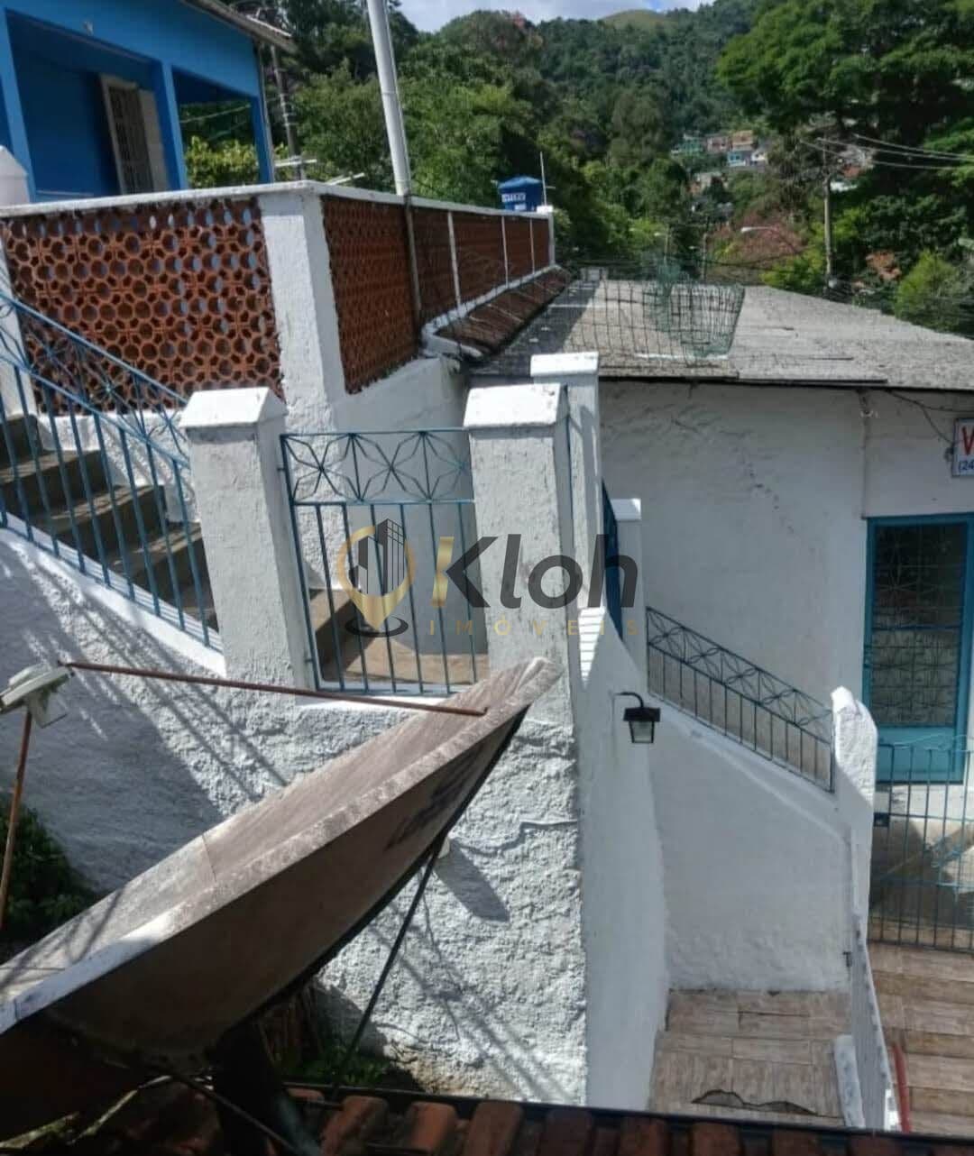 Casa com Grande Terreno na Cristovão Colombo. A 10 minutos do Centro