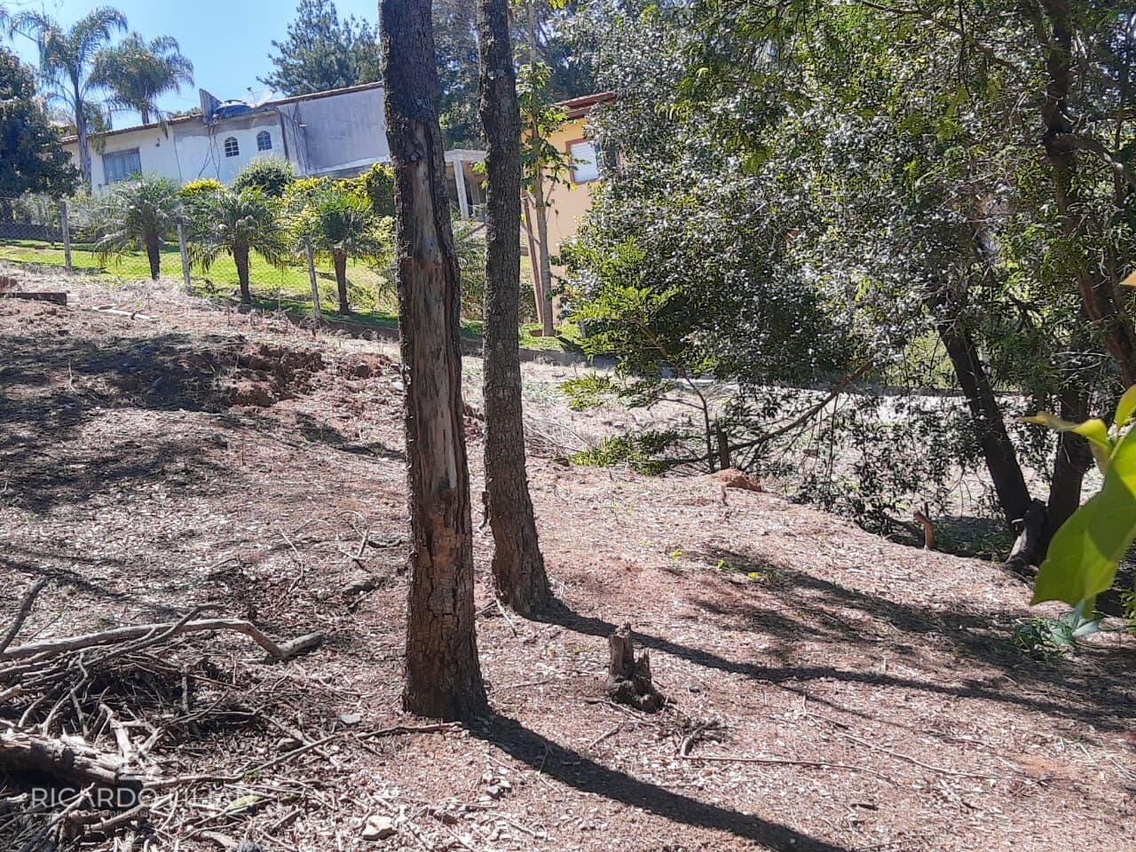 ATIBAIA - Terreno em loteamento com portaria 24 horas, facil acesso a comercio.