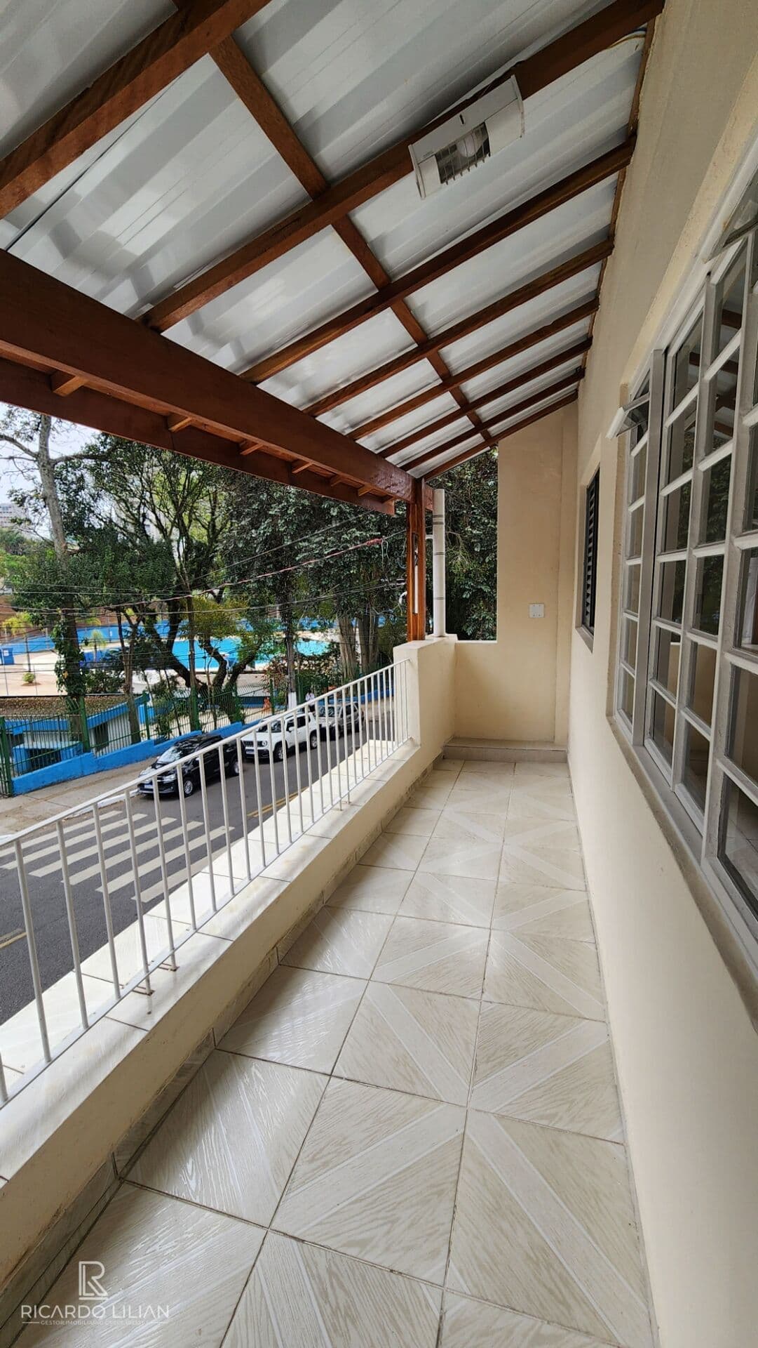 "Oportunidade Única! Propriedade na Vila Guarani - Zona Sul com 3 Casas Independentes e Terreno Amplo de 240m²"