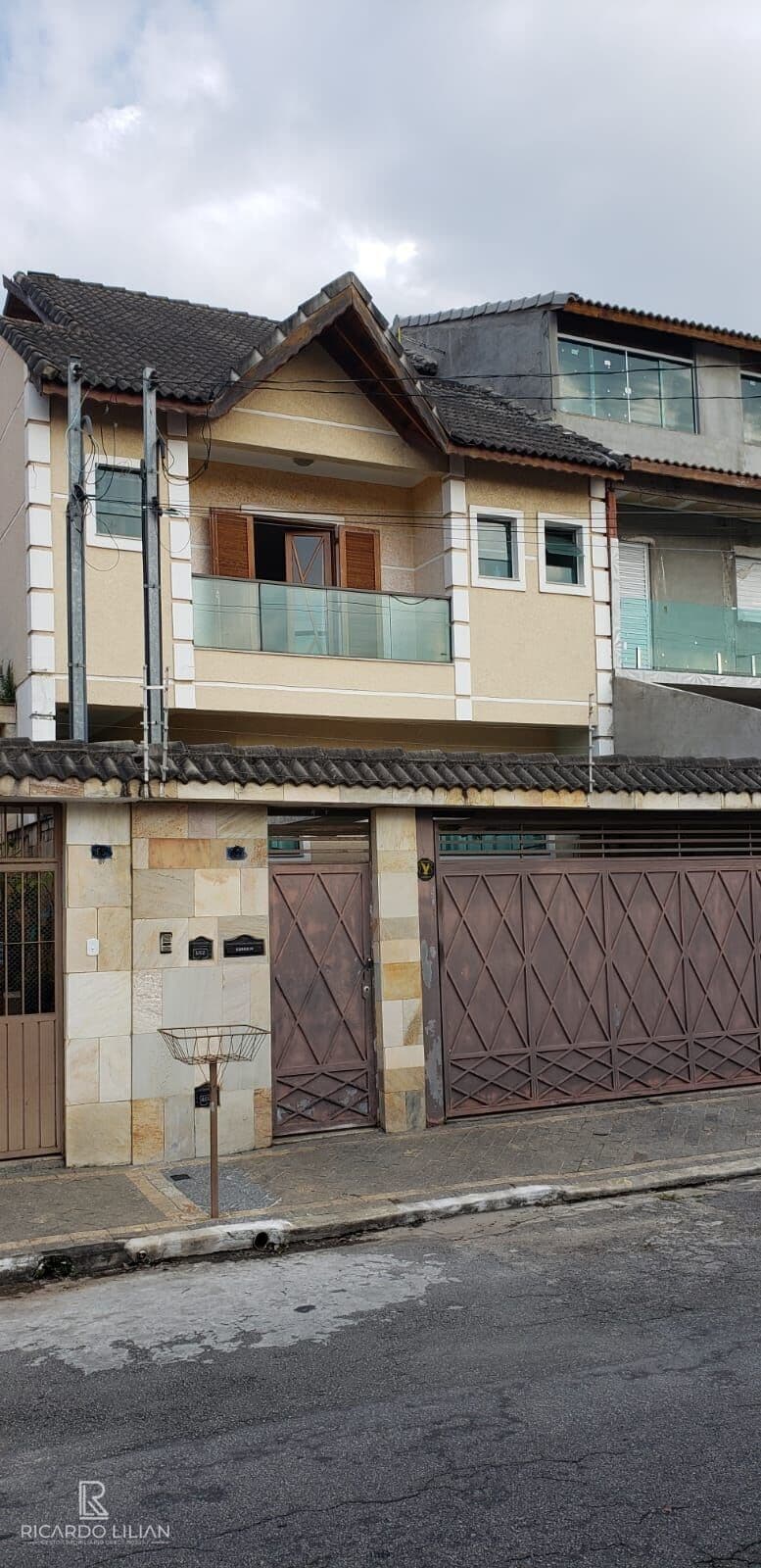 Sobrado triplex com 3 suites e duas vagas na Vila Rosália - Guarulhos - A VENDA!!!