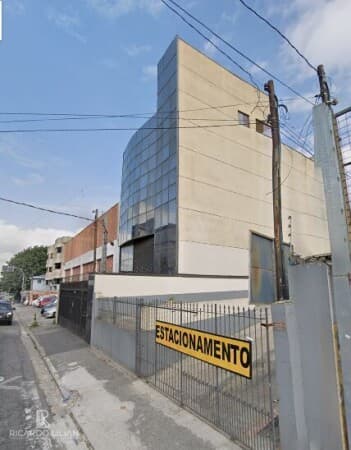 "Oportunidade Única: Prédio Comercial de Prestígio com 950m², Ideal para Empresas de Importação e Negócios Internacionais!"