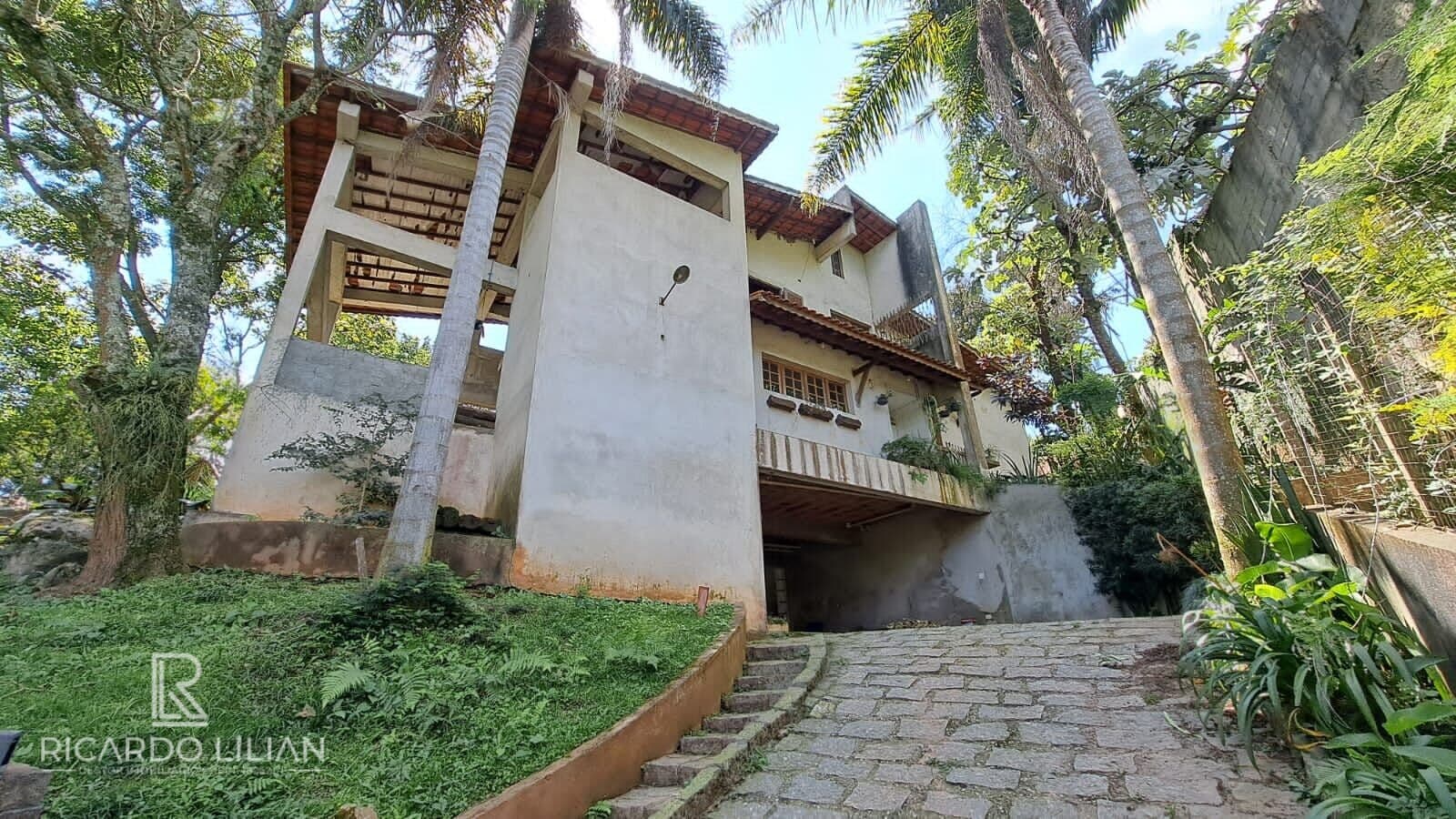 Oportunidade Imperdível! Sobrado de Luxo com Vista Maravilhosa em Mairiporã!