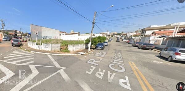 "Oportunidade Única: Terreno de Esquina com 700m² na Vila Nova Aclimação, Atibaia!"