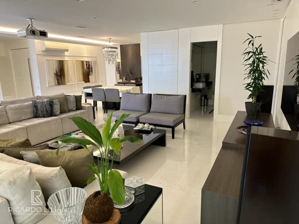 Apartamento de 3 dormitorios e duas vagas Alto Padrão em Higienópolis, São Paulo/SP