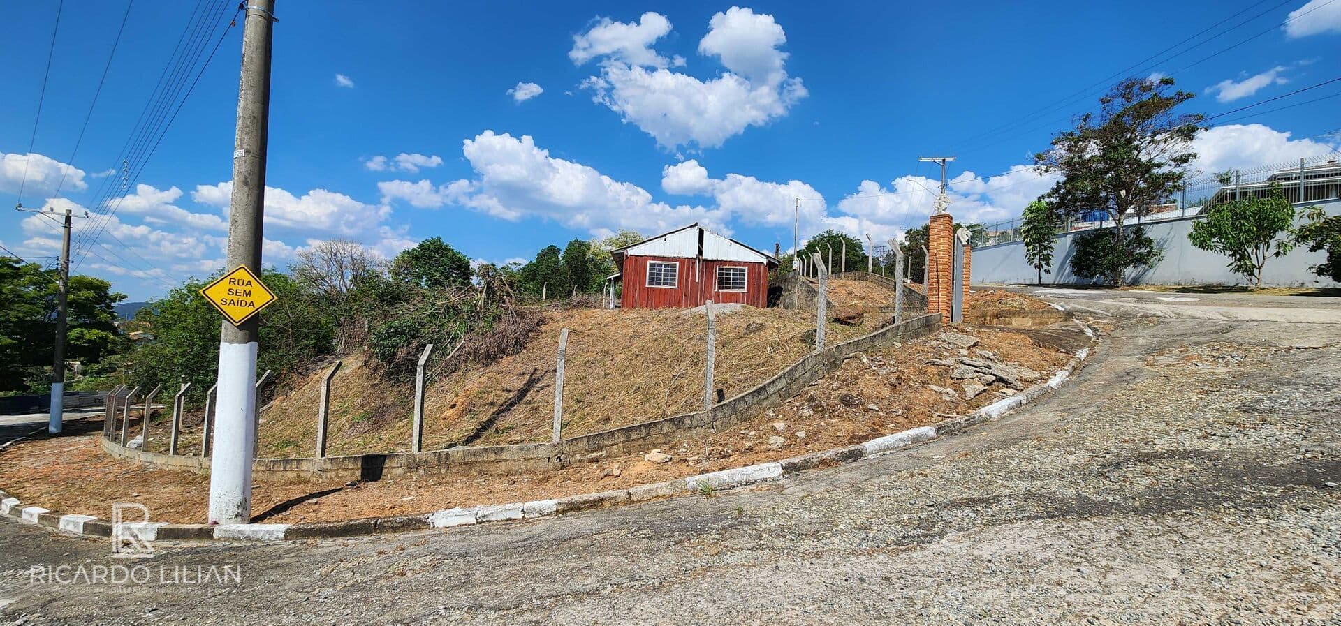 Chacara de condominio na cidade de Atibaia com documentação ok