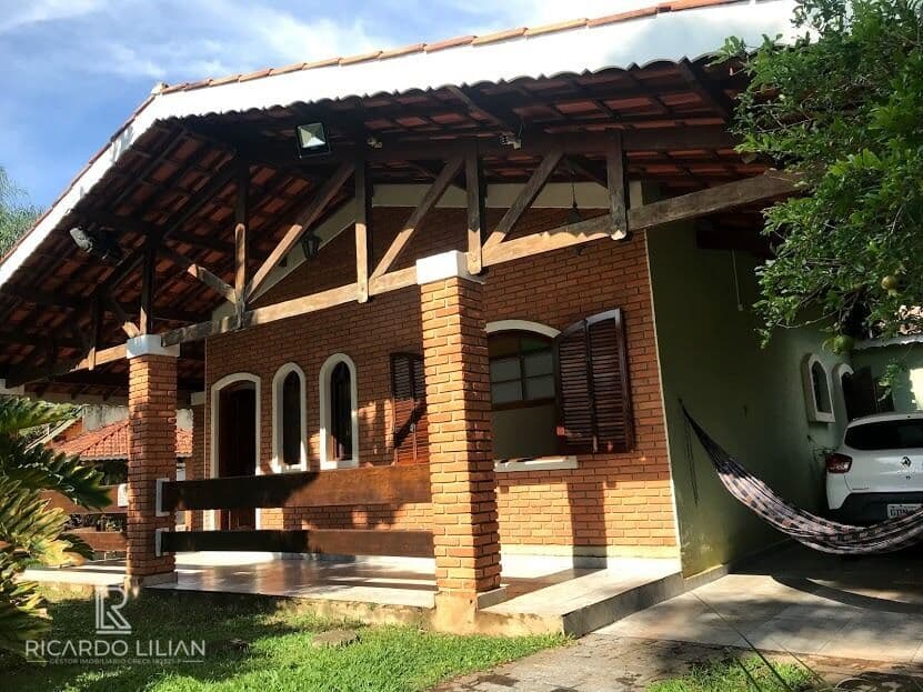 ATIBAIA, CHACARA A VENDA!!! 5 dormitorios sendo 4 suítes, 3 salas e 10 vagas de garagem!