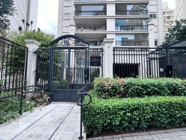 Apartamento de Alto Padrão com 2 dormitórios sendo uma suite, sacada envidraçada com churrasqueira e lazer.