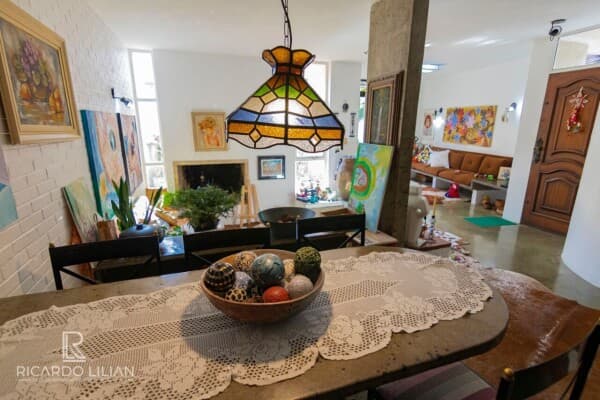 Lindo sobrado localizado na Vila Santana.