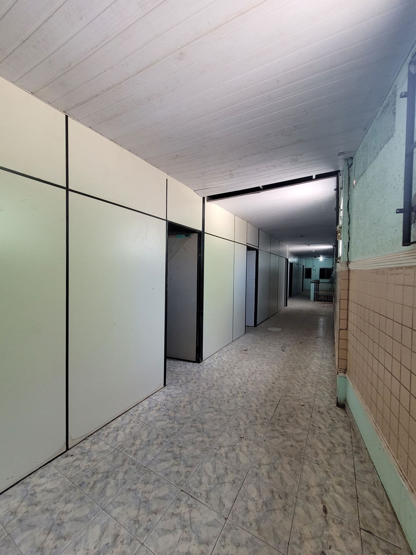 Prédio Comercial em Dois de Julho, Salvador/BA