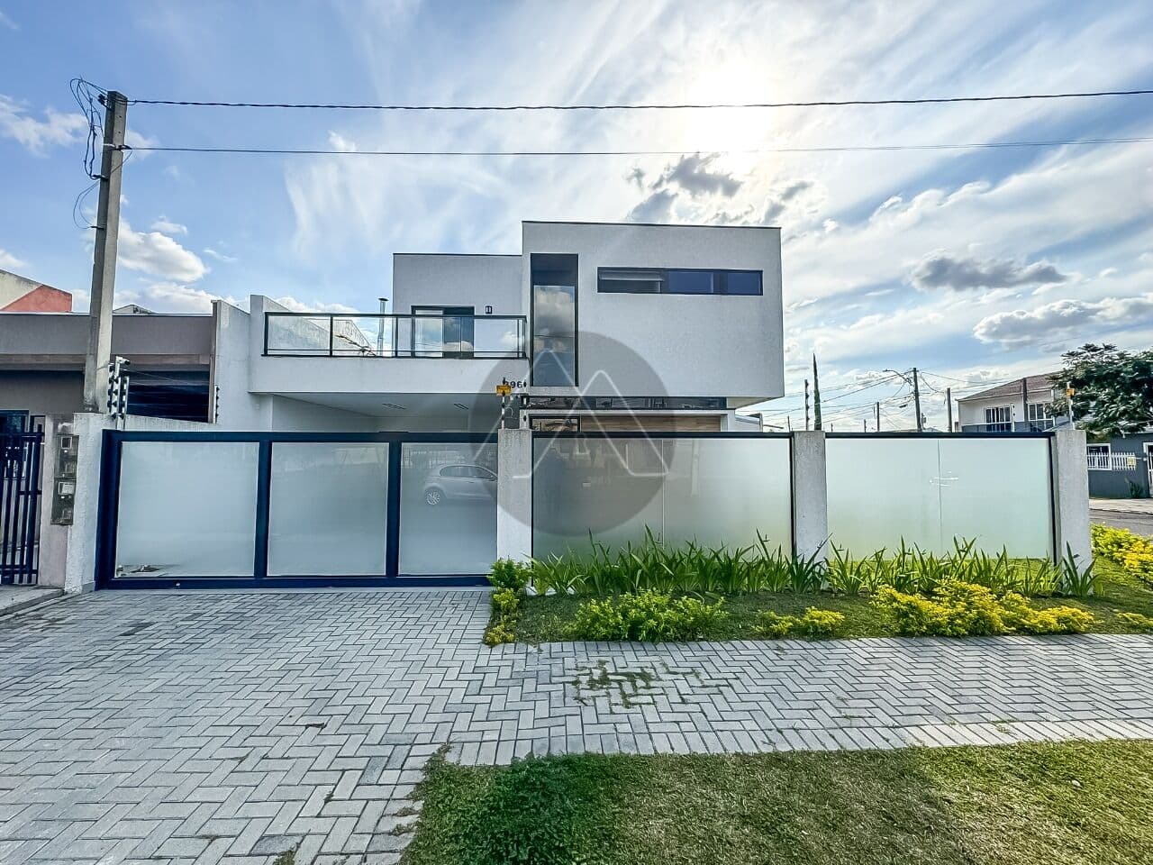 Sobrado a venda no bairro Jardim Cruzeiro em São José dos Pinhais.