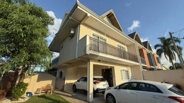 Sobrado 226m² com Ático e Espaço Gourmet – Colônia Rio Grande | SJP