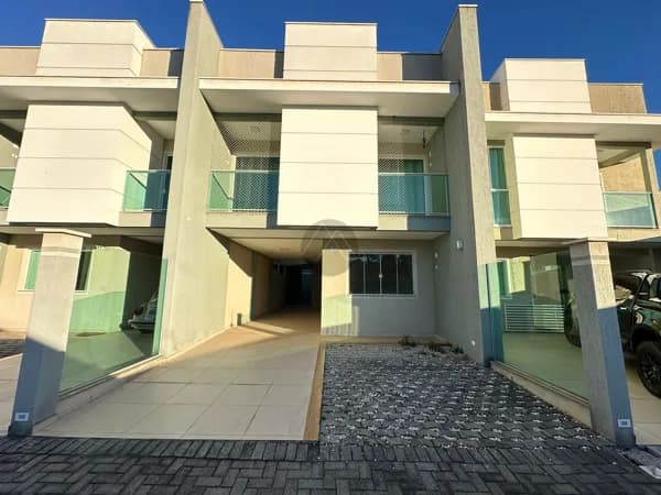 Sobrado em condomínio a venda no bairro Pedro Moro em São José dos Pinhais.