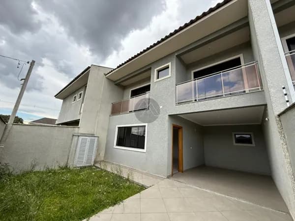 Sobrado Novo com 184 m², 3 Pavimentos e Espaço Gourmet – Bairro Cruzeiro