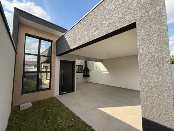 Casa térrea com excelente acabamento no bairro Águas Belas.
