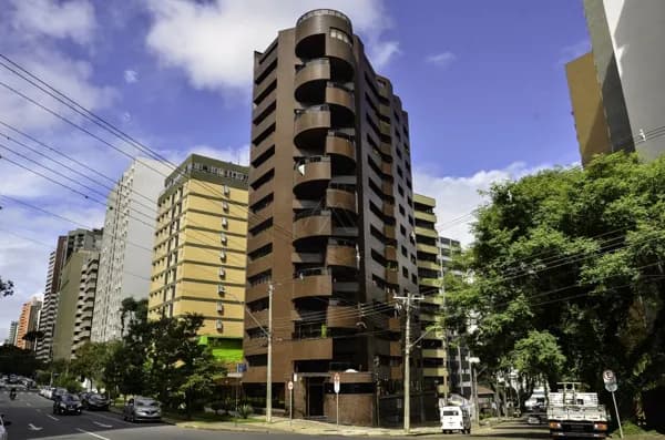 APARTAMENTO ENSOLARADO PRÓXIMO À PRAÇA DO JAPÃO COM PISCINA INTERNA