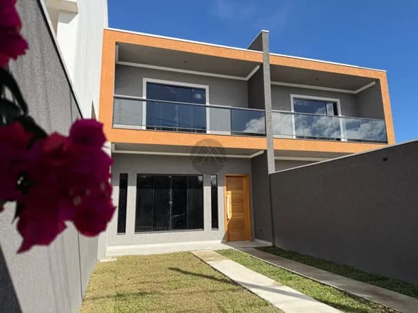 Lindo sobrado novo a venda no Pinheirinho em Curitiba.