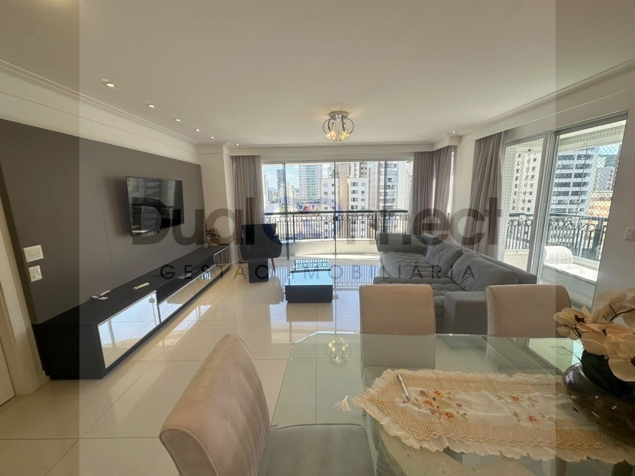 Apartamento quadra mar para aluguel anual - Edifício Dalcélis