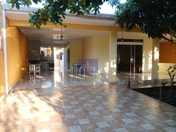 Linda casa em Caiobá para locação diária