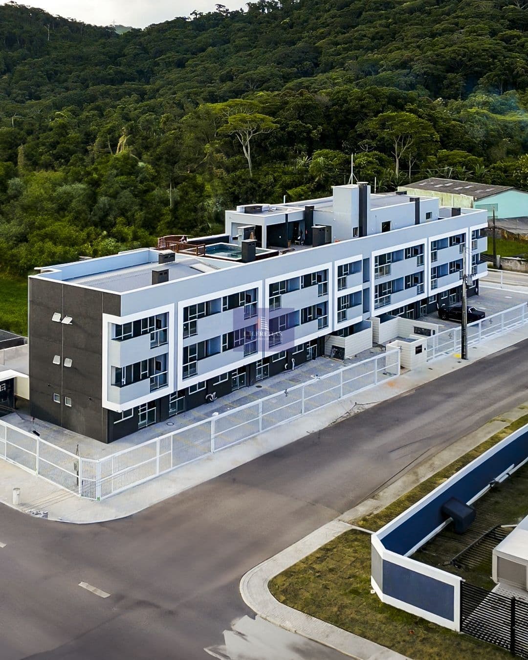 Apartamento com 2 dormitórios à venda em Matinhos