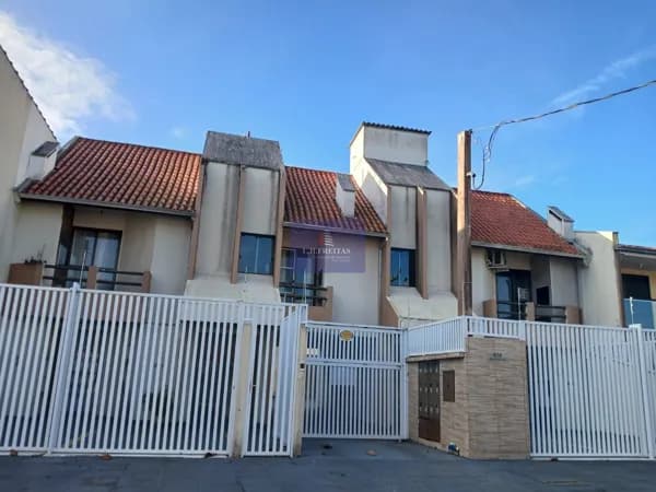 Apartamento em excelente localização à venda em Caiobá!
