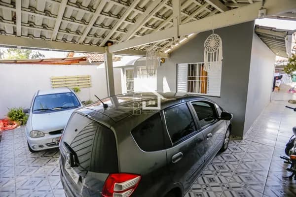 Casa em Conjunto Habitacional Humberto Carlos Passarela, Itapira/SP