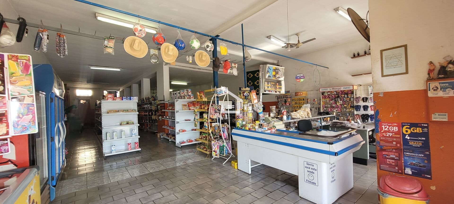 🏡 Imóvel Comercial com Residência nos Fundos – Pronto para Morar e Empreender!