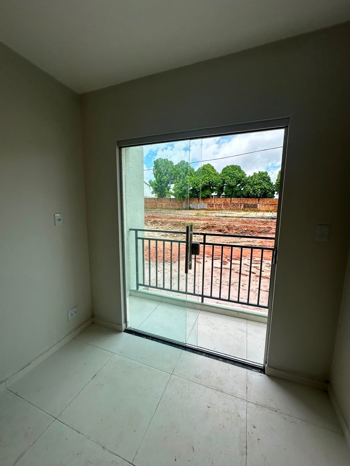 Apartamento com Quintal Privativo no Maguari – Parque dos Rios
